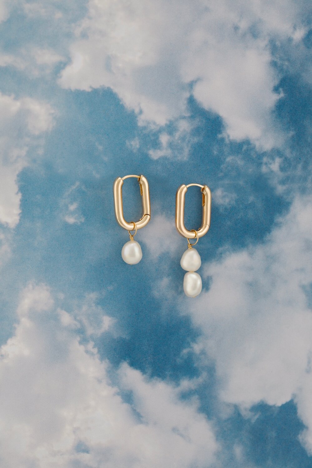DREAMBOX Frame Hoop Pearl Earrings