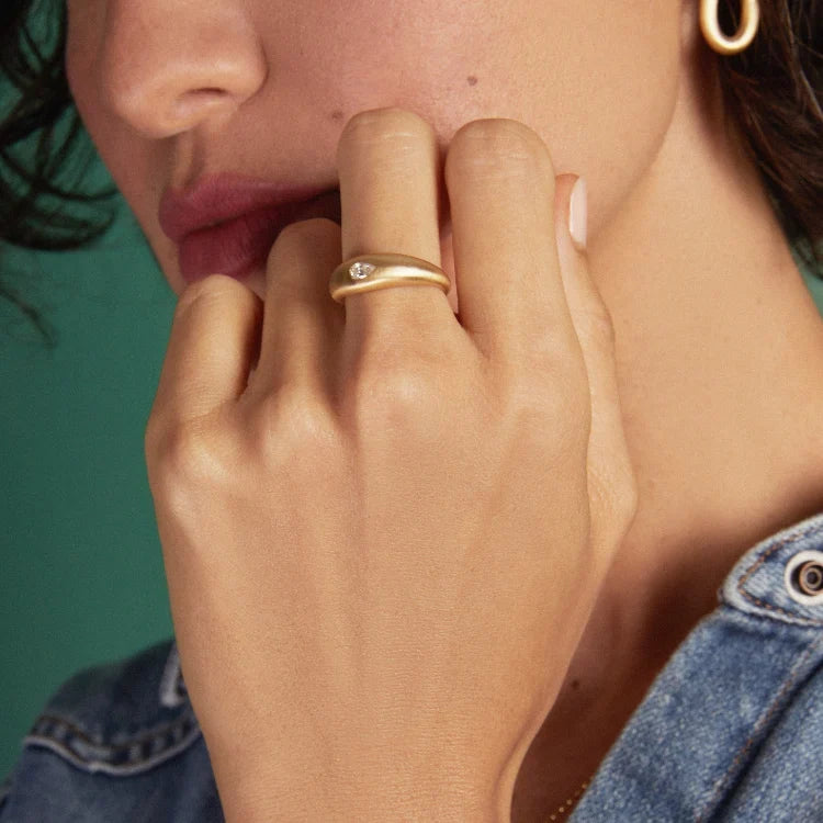 ELIZABETH MOORE Fairy Dust Diamond Teardrop Ring