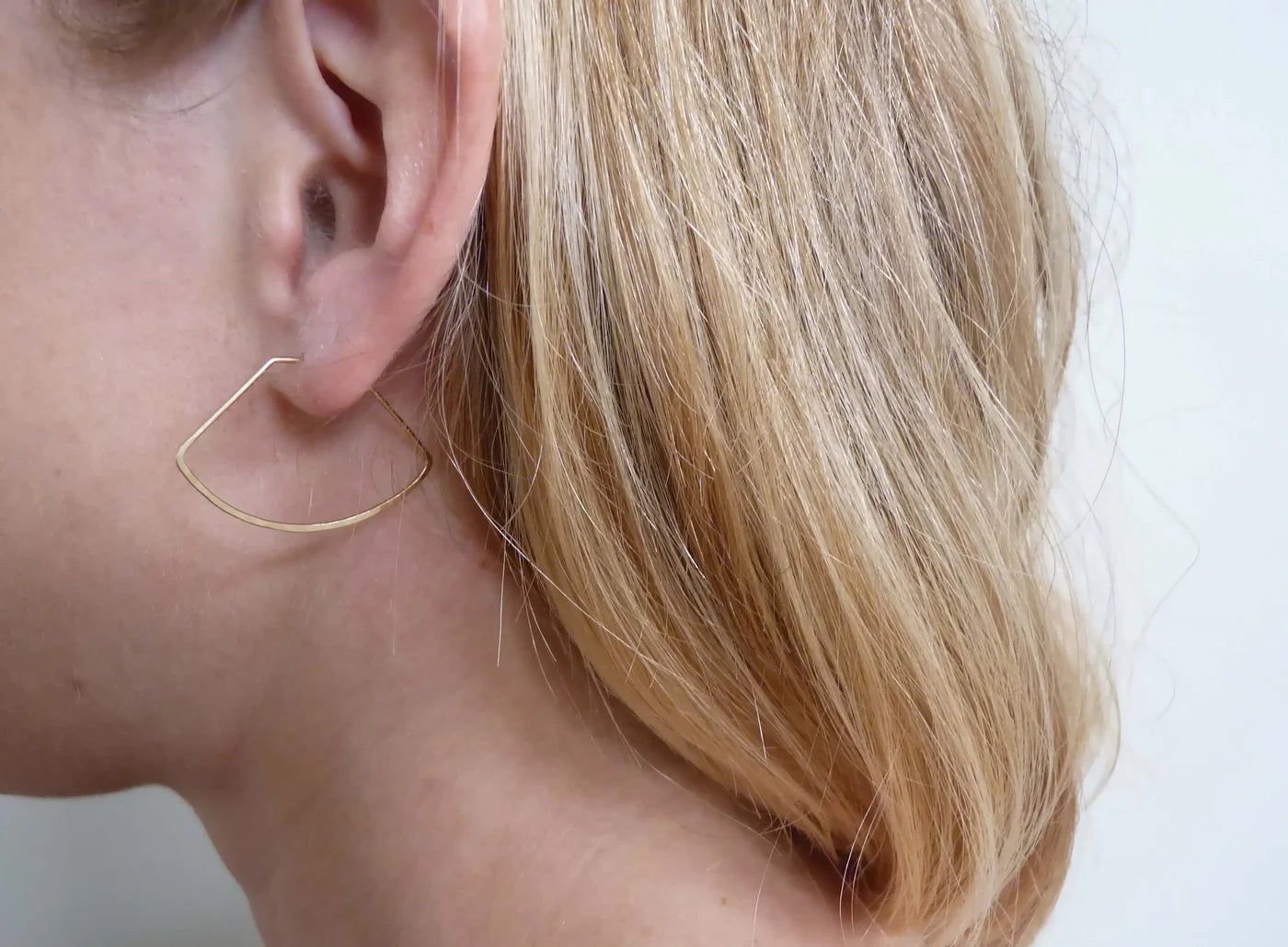 CINQ Curve Earrings