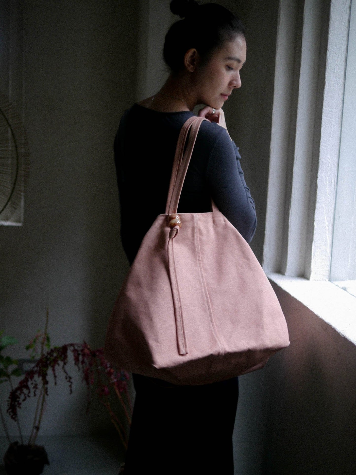 KAMARO'AN Cube Tote
